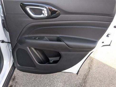 New 2026 Jeep Compass Latitude image 27