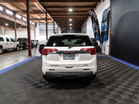 Used 2017 GMC Acadia Denali w/ Technology Package AWD/4WD image 4