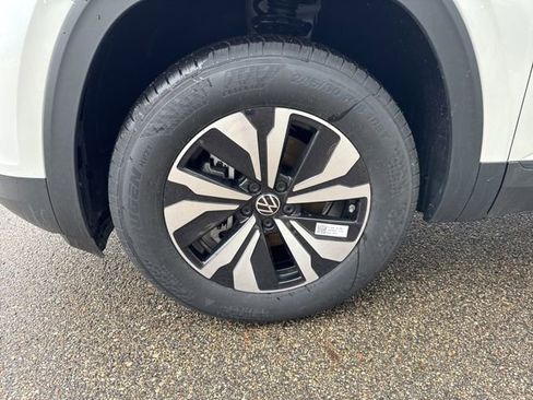 New 2026 Volkswagen Atlas Cross Sport SE image 18