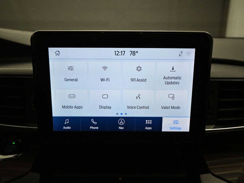 Used 2021 Ford Explorer Limited w/ Equipment Group 301A AWD/4WD image 21