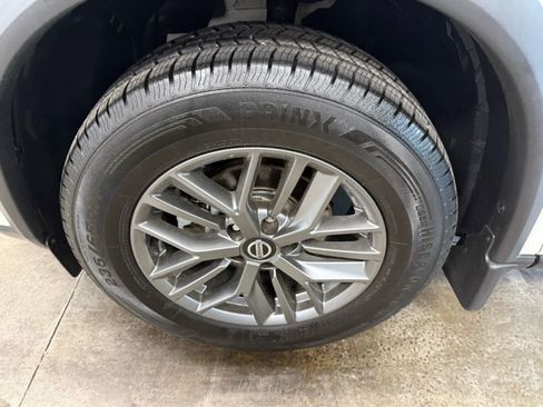 Used 2021 Nissan Rogue S AWD/4WD image 33