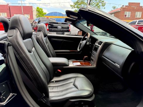 Used 2005 Cadillac XLR RWD image 31