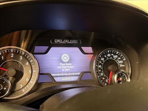 Used 2024 RAM 1500 Laramie image 16