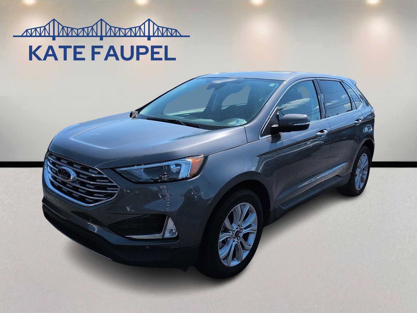 Used 2024 Ford Edge Titanium AWD/4WD image 3