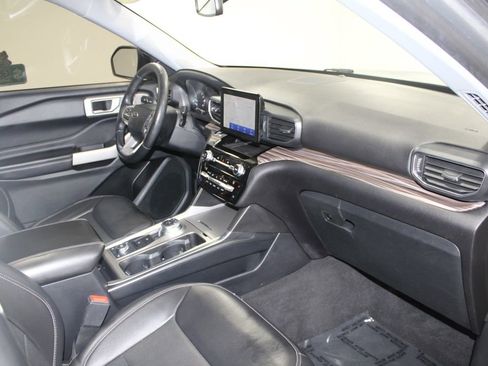 Used 2021 Ford Explorer Limited w/ Equipment Group 301A image 29