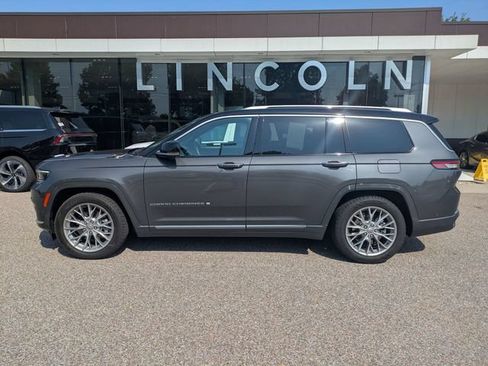 Used 2023 Jeep Grand Cherokee L Summit AWD/4WD image 3