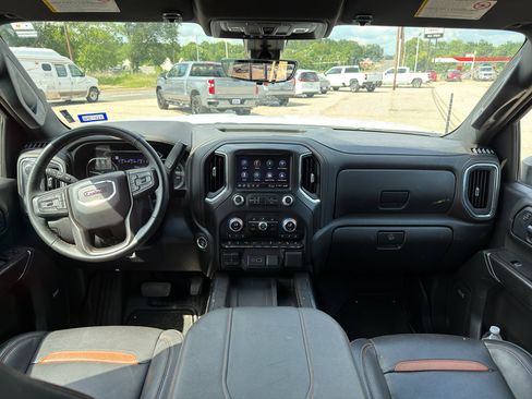 Used 2023 GMC Sierra 2500 AT4 w/ AT4 Preferred Package AWD/4WD image 5