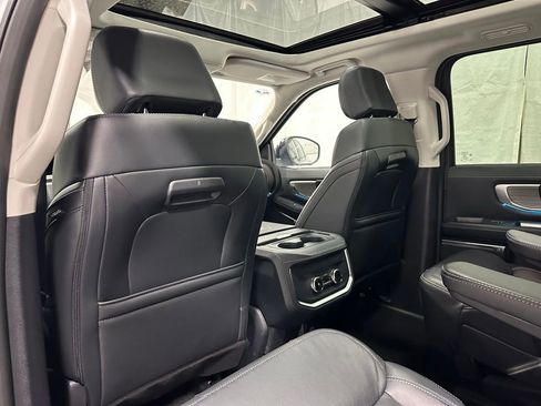 Used 2025 Ford Expedition Max Platinum AWD/4WD image 45