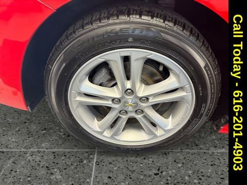 Used 2018 Chevrolet Cruze LT image 23