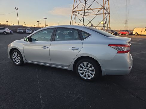 Used 2014 Nissan Sentra SV image 3