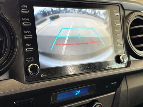 Used 2021 Toyota Tacoma TRD Sport w/ Technology Package image 19