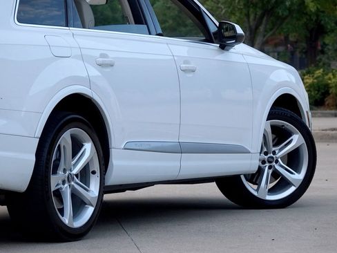 Used 2019 Audi Q7 3.0T Prestige w/ Prestige Package image 34