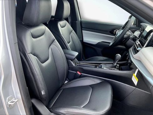 New 2026 Jeep Compass Limited AWD/4WD image 11