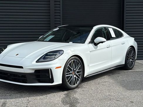 Certified 2025 Porsche Panamera RWD image 1