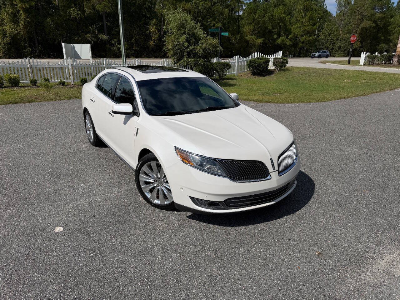 Used 2013 Lincoln MKS AWD image 38