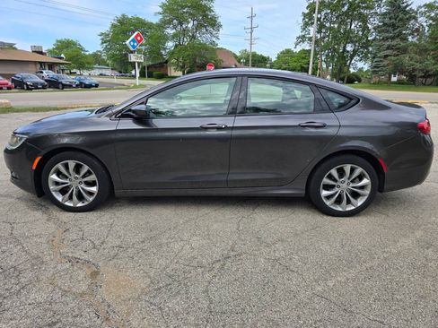 Used 2015 Chrysler 200 S FWD image 4