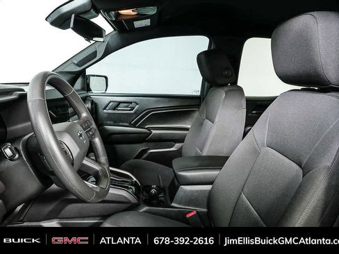 Used 2024 Chevrolet Colorado Trail Boss w/ Technology Package image 5