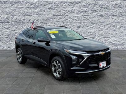 Used 2025 Chevrolet Trax LT