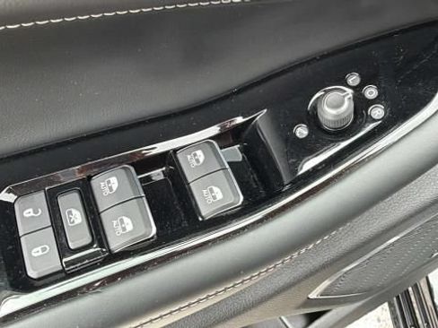 Used 2022 Jeep Grand Cherokee Overland AWD/4WD image 15