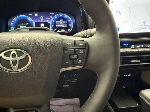 Used 2025 Toyota Camry XLE AWD/4WD image 47