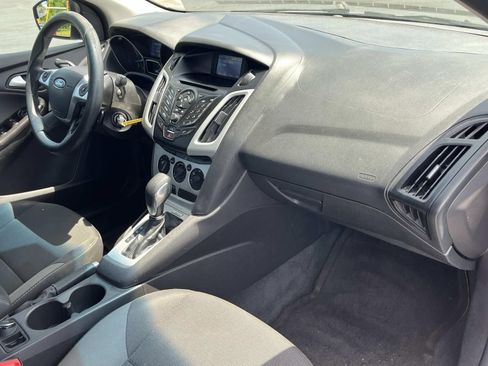 Used 2013 Ford Focus SE FWD image 23