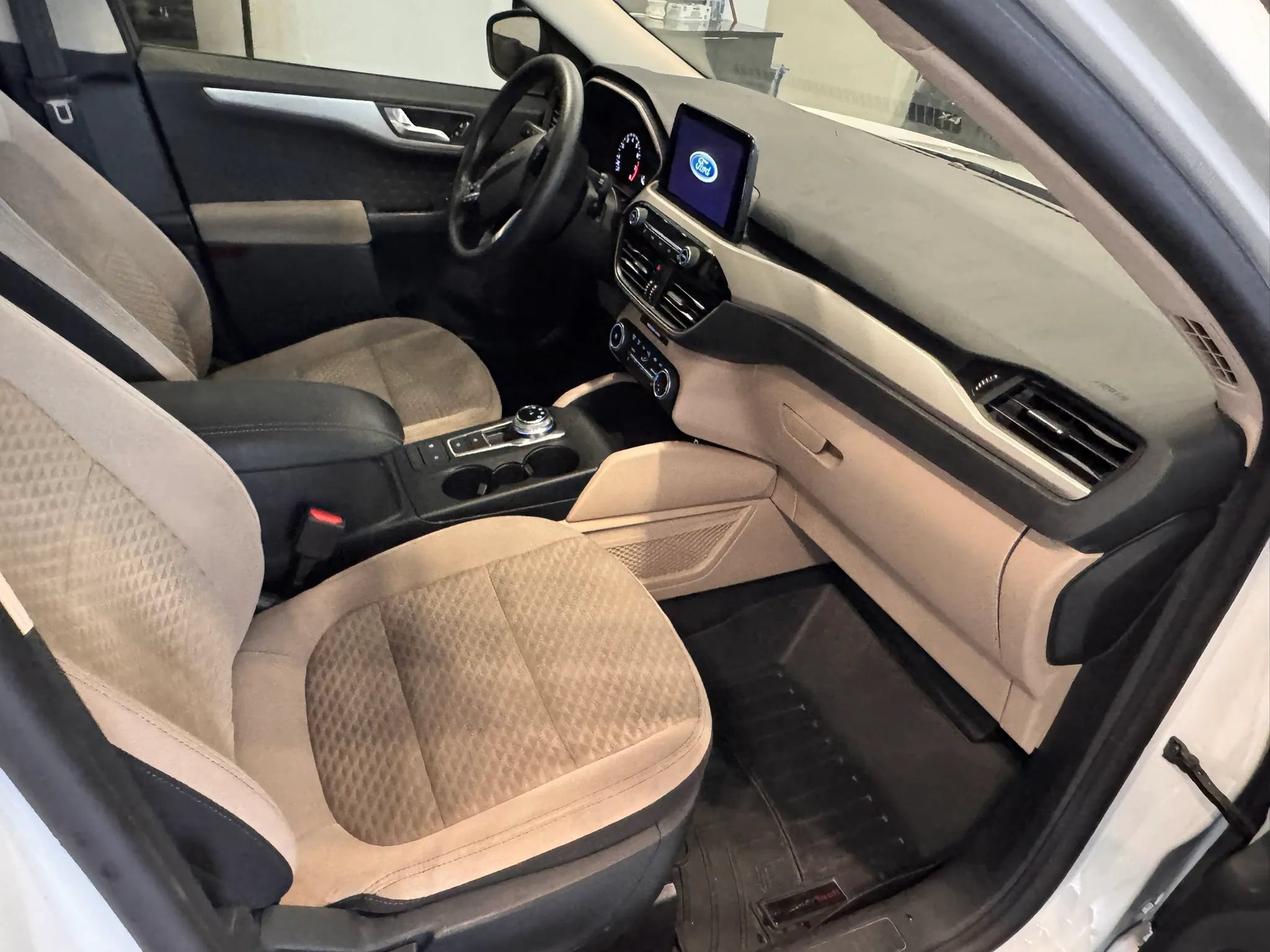 Used 2020 Ford Escape SE FWD image 23