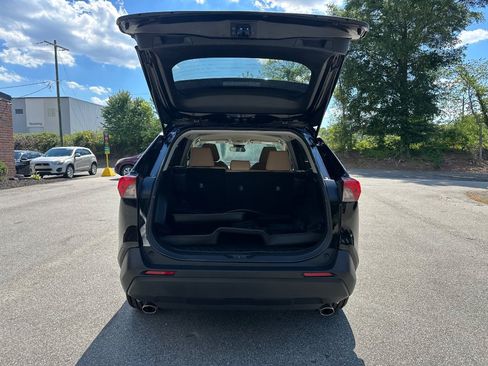 Used 2021 Toyota RAV4 XLE FWD image 37