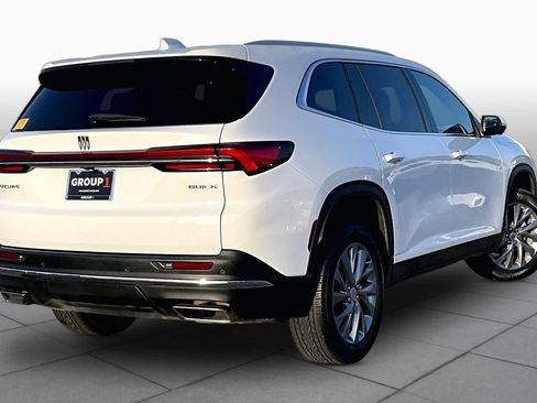 Used 2025 Buick Enclave Preferred FWD image 13