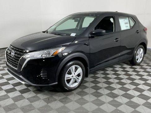 New 2025 Nissan Kicks Play S image 8