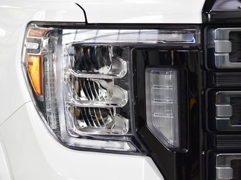 Used 2020 GMC Sierra 2500 AT4 w/ AT4 Premium Package image 12