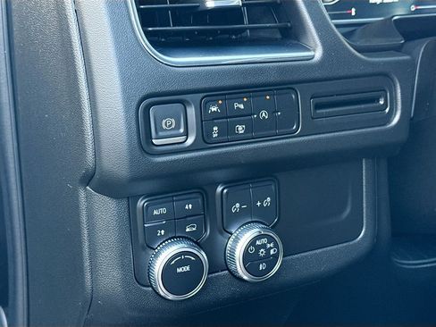 Used 2023 GMC Yukon SLT image 10