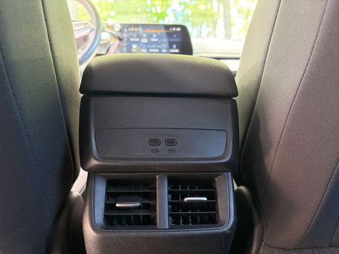 Used 2025 Chevrolet Equinox LT FWD image 22