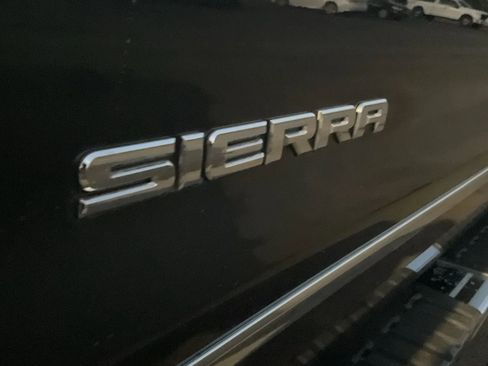 Used 2017 GMC Sierra 1500 SLT image 9