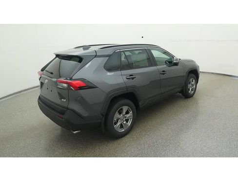Used 2024 Toyota RAV4 XLE w/ Convenience Package FWD image 12