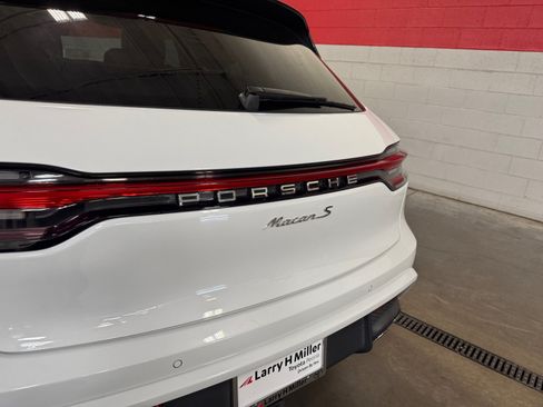 Used 2023 Porsche Macan Turbo AWD/4WD image 25