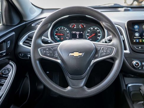 Used 2025 Chevrolet Malibu LT image 25