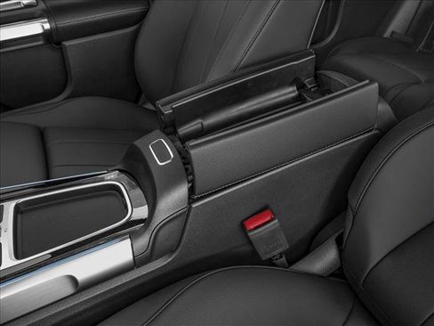 New 2026 Mercedes-Benz GLB 250 4MATIC image 10