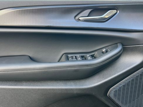 New 2025 Jeep Grand Cherokee Altitude image 11