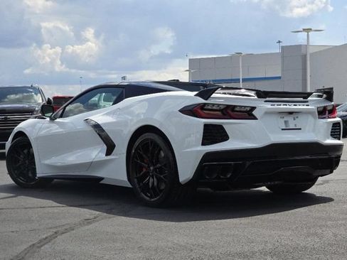 Used 2024 Chevrolet Corvette Stingray Premium Conv w/ Z51 Performance Package RWD image 17