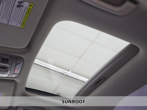 Used 2024 Kia Telluride S w/ S Sunroof Package image 4