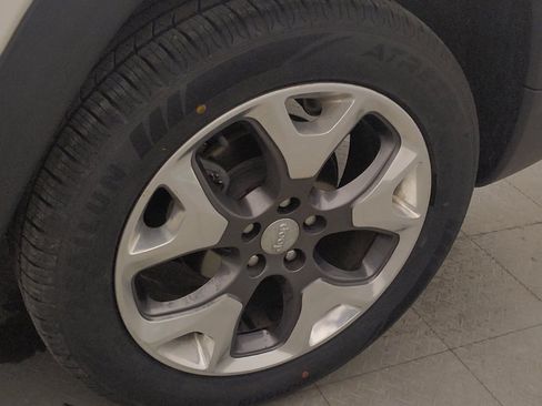 Used 2021 Jeep Compass Limited FWD image 31