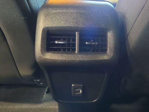 Used 2021 Chevrolet Equinox LT FWD image 29