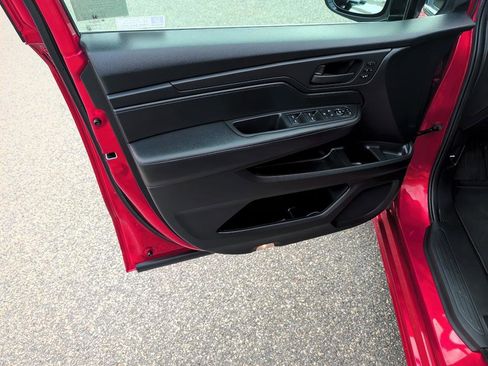 Used 2023 Honda Odyssey Sport image 16