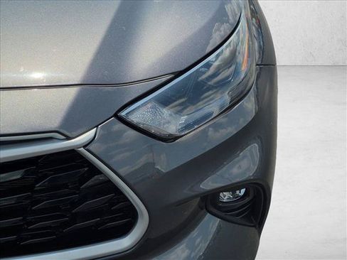 Used 2022 Toyota Highlander XLE FWD image 9