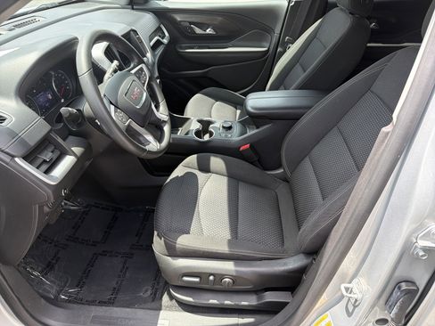 Used 2022 GMC Terrain SLE w/ Driver Convenience Package FWD image 10