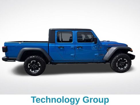 Used 2024 Jeep Gladiator Rubicon w/ Technology Group AWD/4WD image 8