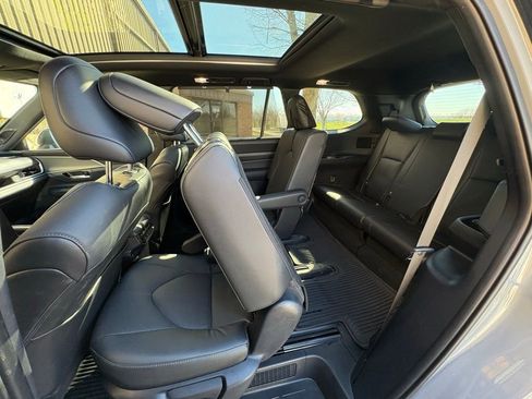 Used 2025 Toyota Grand Highlander AWD Hybrid image 49