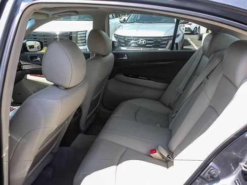 Used 2015 INFINITI Q40 w/ Navigation Package RWD image 23