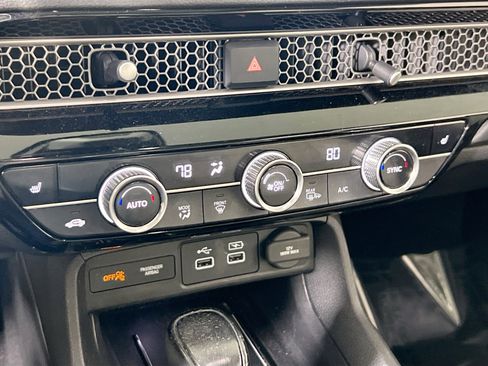 Used 2022 Honda Civic Touring image 16