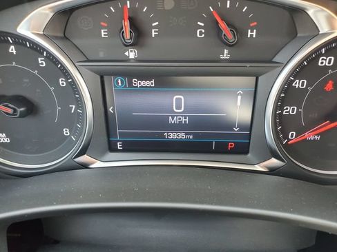 Used 2023 GMC Terrain SLE FWD image 25
